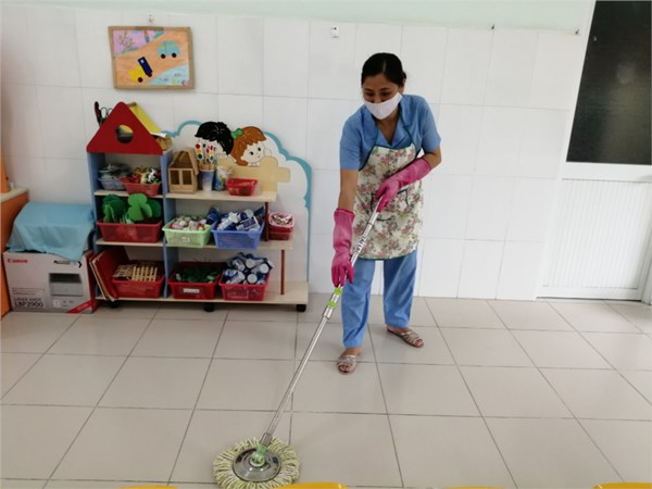 Công tác vệ sinh, khử khuẩn
